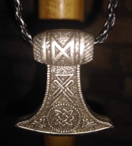 dagaz rune pendant